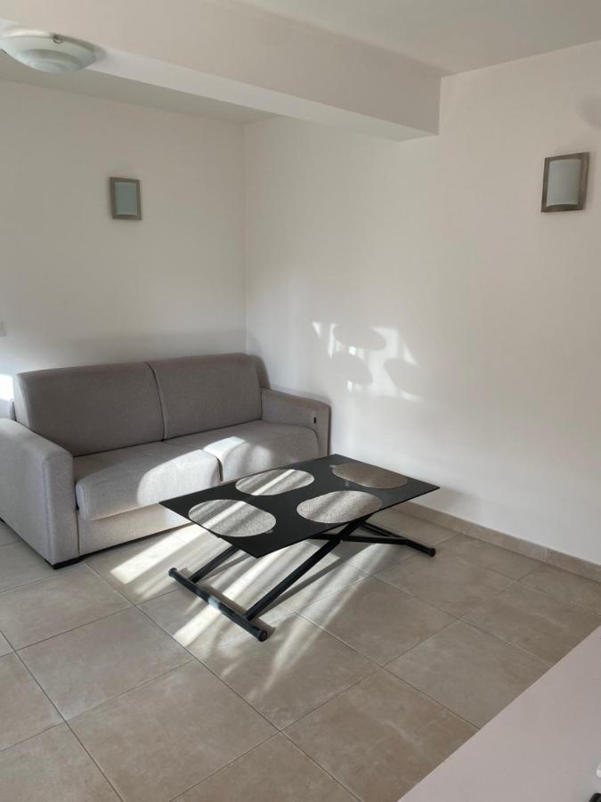 Agreable 2 Pieces En Ville Comme A La Campagne نيس المظهر الخارجي الصورة